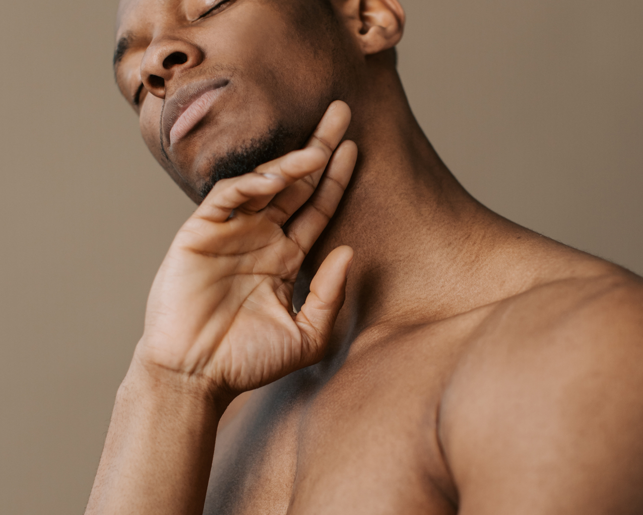 Barrier Repair Serum for Active Skin: What to Use After Sweat, Hot Showers, and Cold Air